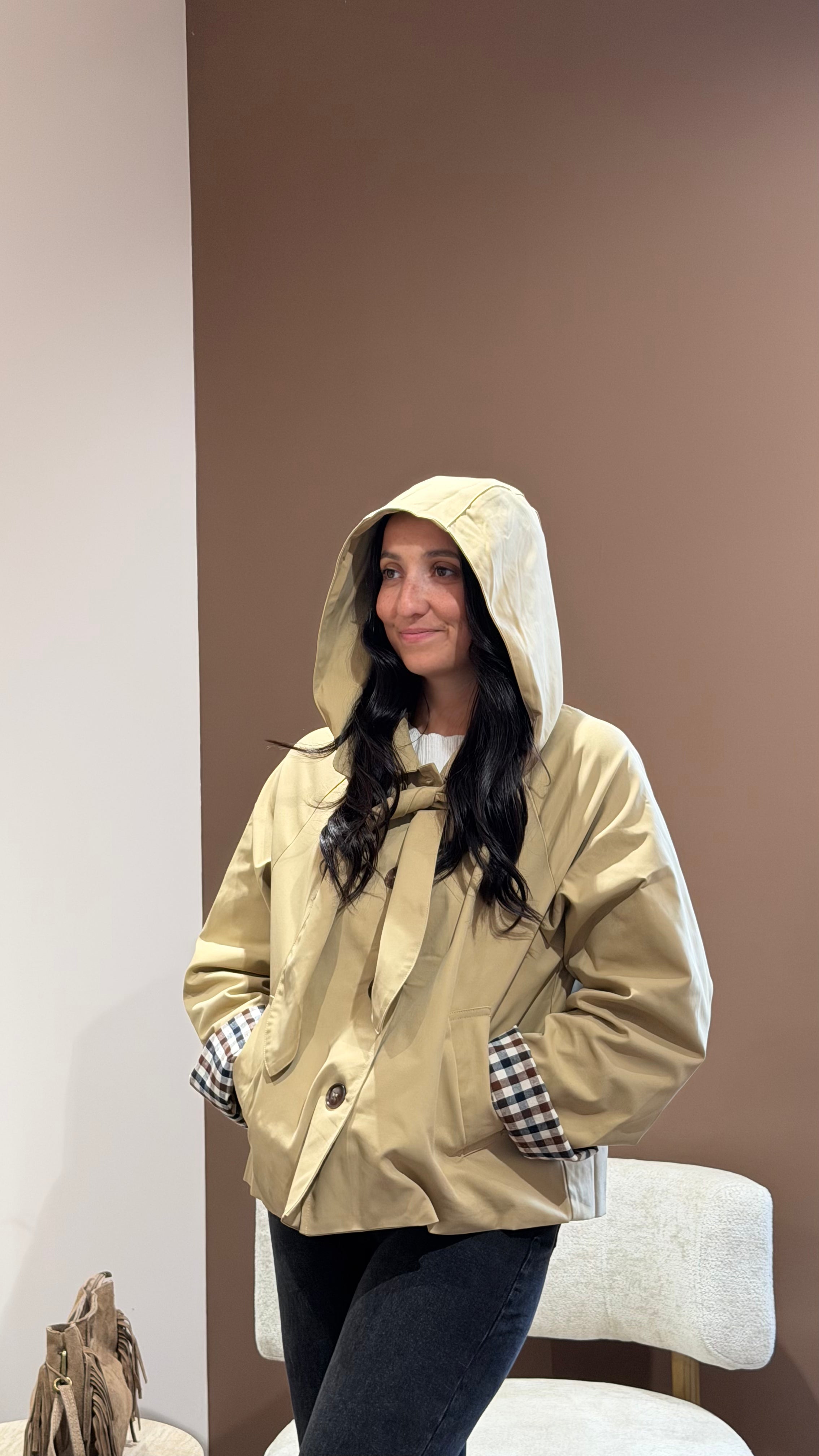 Trench beige capuche