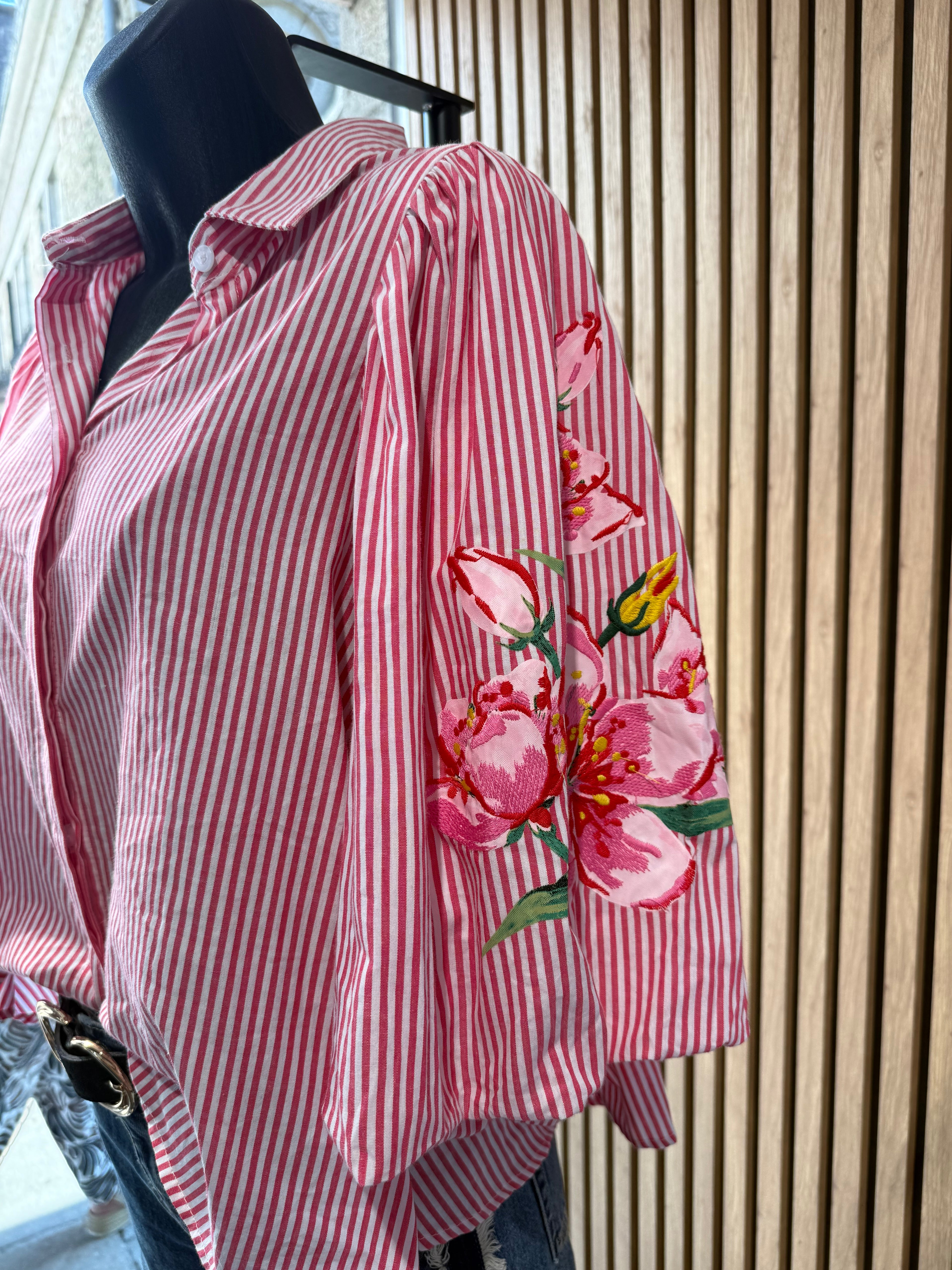 Blouse manches bouffantes - PRECOMMANDE